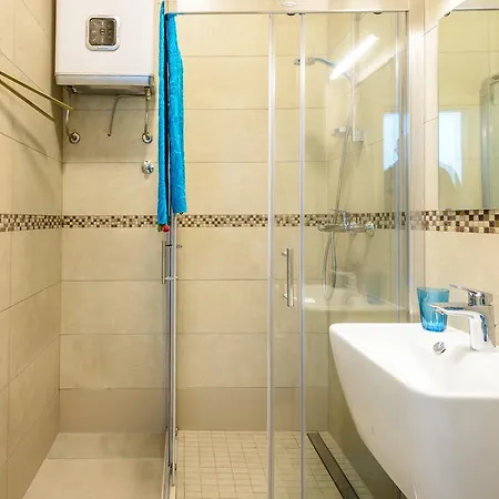 ストラドゥン ビュー エン スイート ルーム ＆ スタジオ